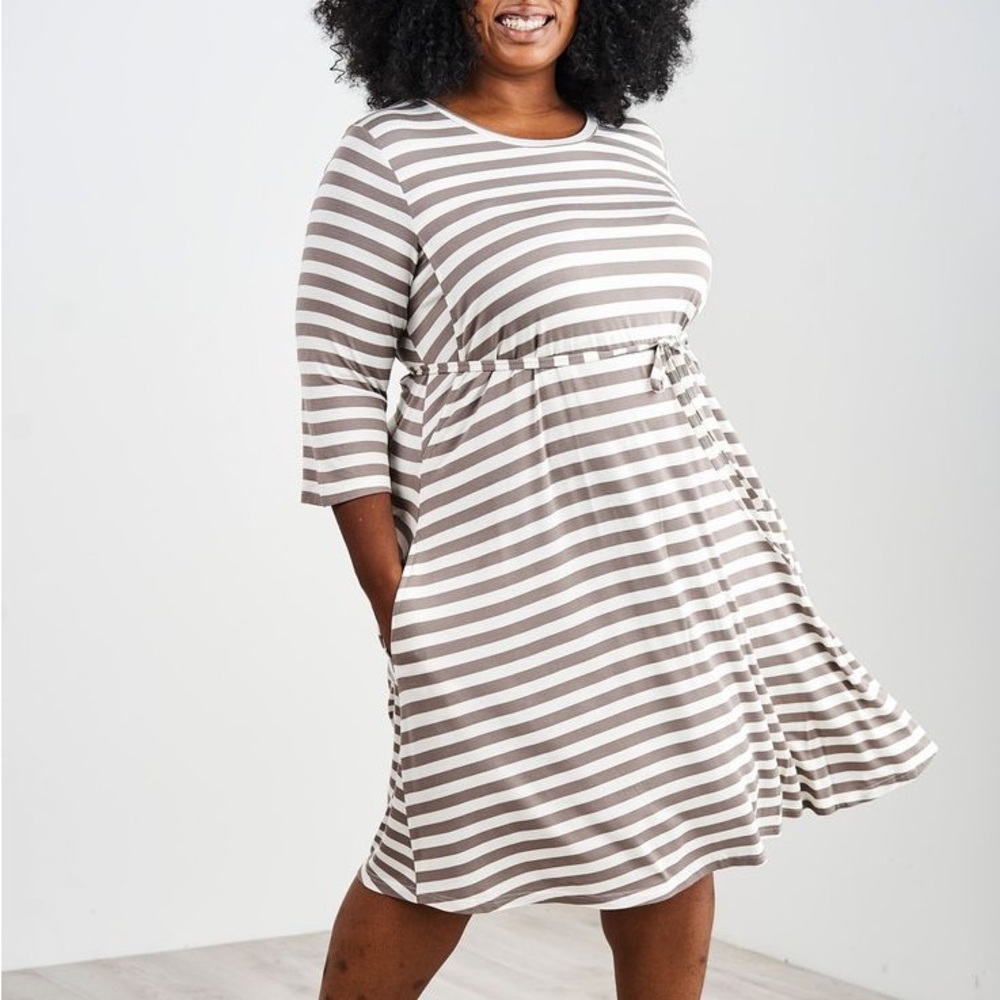 1x Latched Mama 3/4 Sleeve Swing Nursing Dress Taupe Stripe EUC